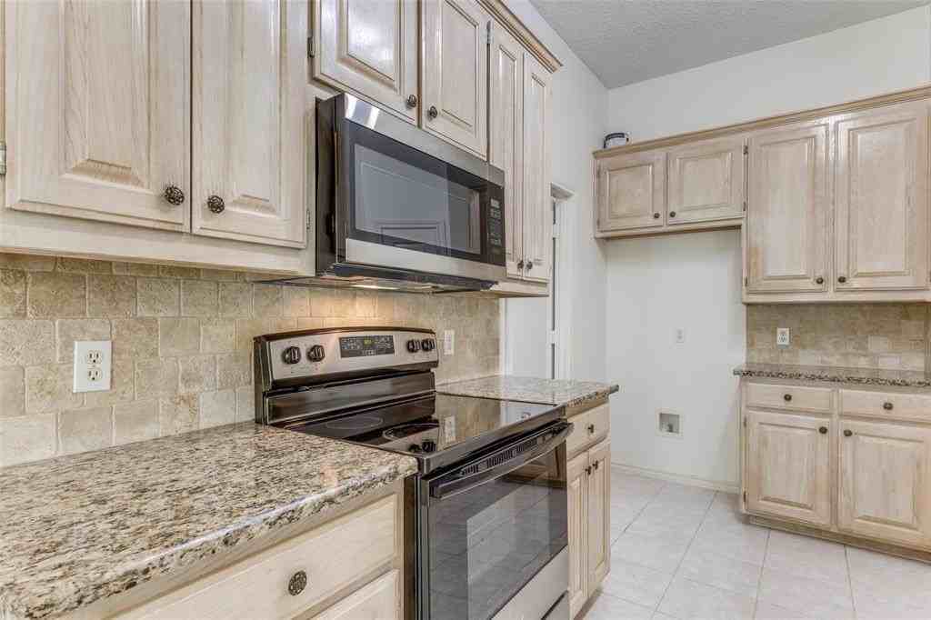 1523 Wayside Dr - Photo 5 of 15