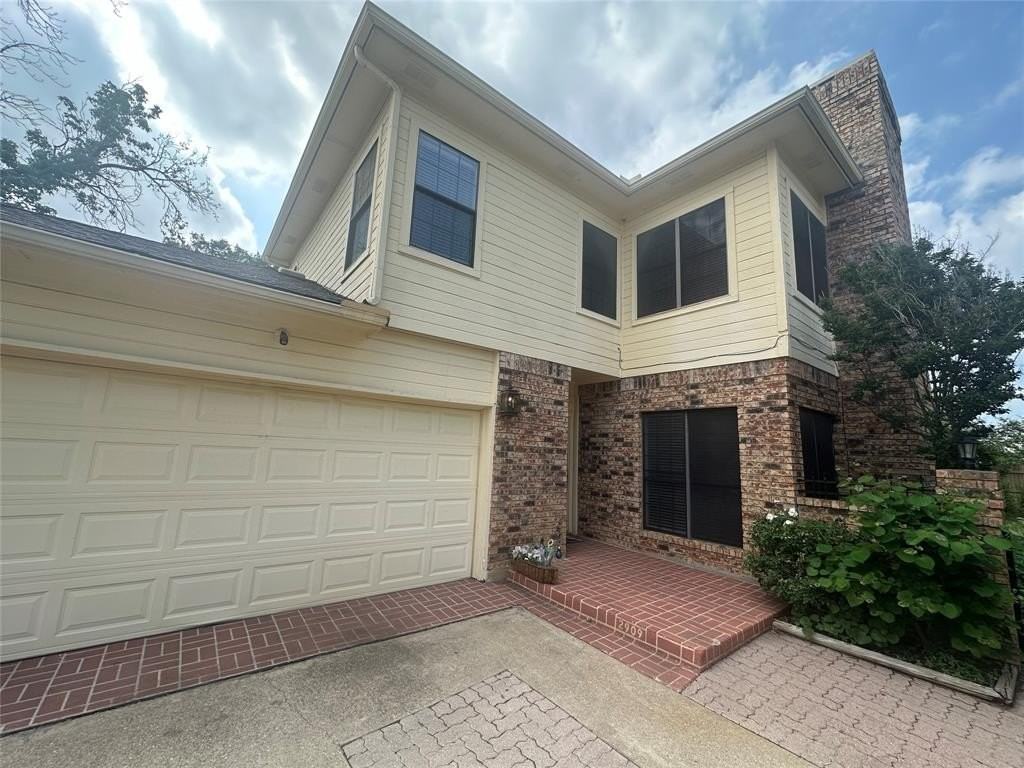 2909 Matterhorn Dr - Photo 3 of 15