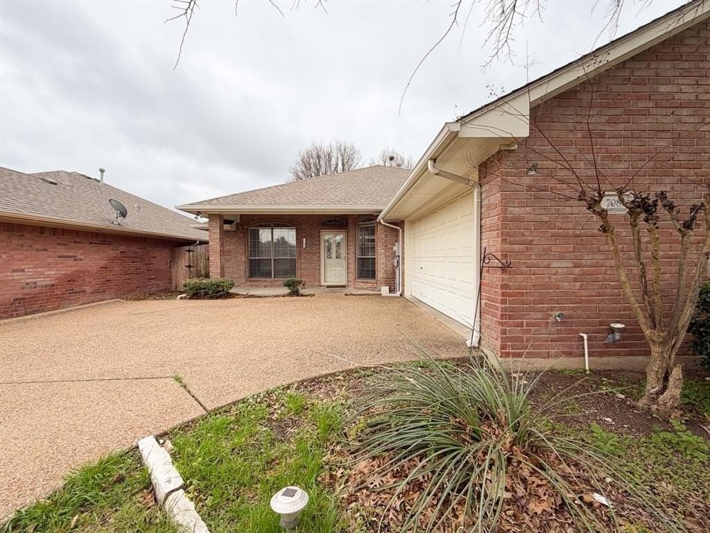 708 Nandina Way - Photo 2 of 29