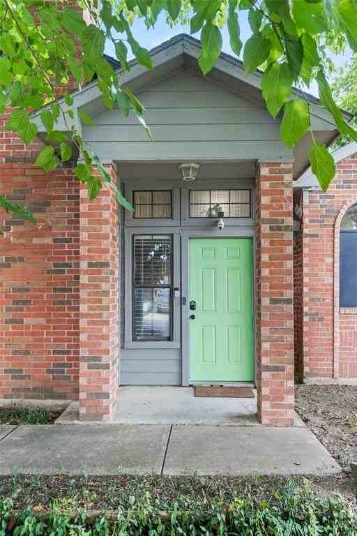 216 Cutting Horse Ln - Photo 3 of 37