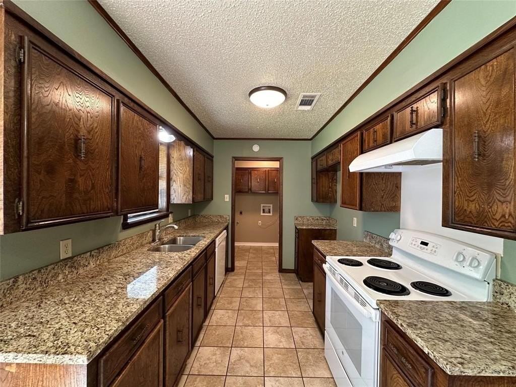 807 Dalisa Cir - Photo 2 of 18