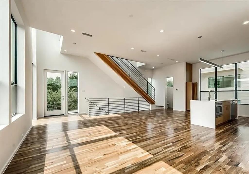 5947 Ross Ave #6 - Photo 5 of 22