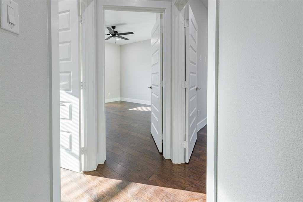 2809 Gooch St - Photo 4 of 19