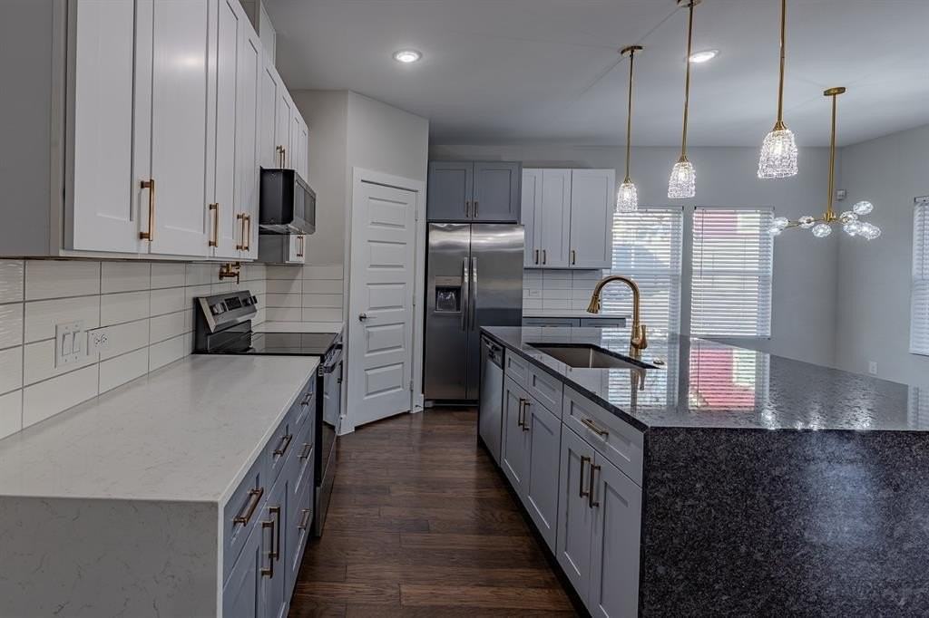 2809 Gooch St - Photo 6 of 19