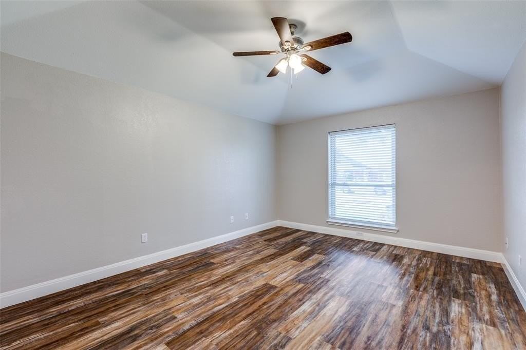 3814 Drakestone Ave - Photo 5 of 9