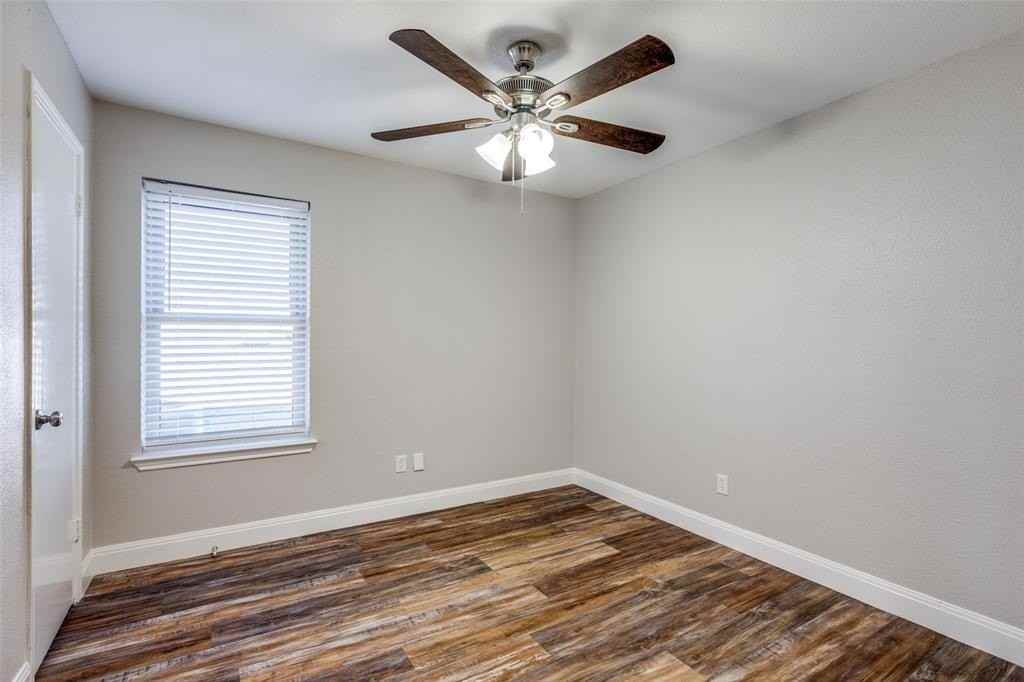 3814 Drakestone Ave - Photo 7 of 9