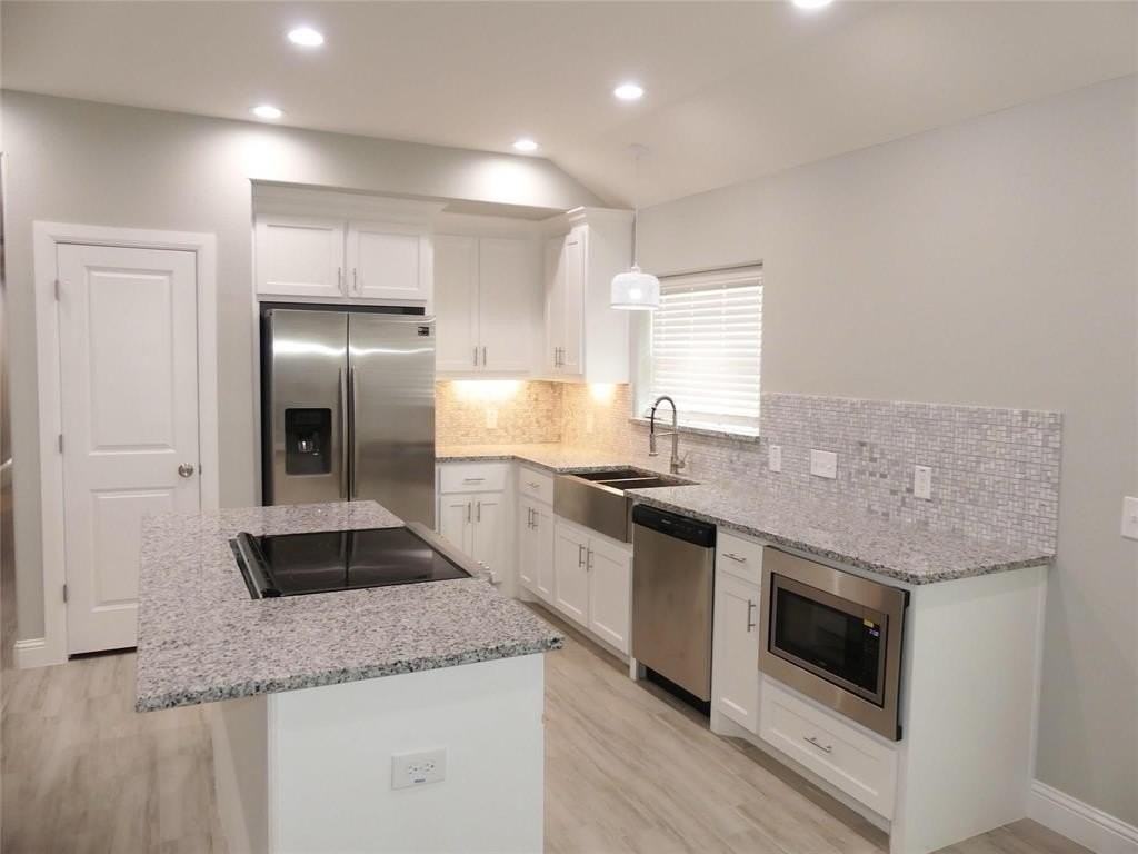 608 E College St #608 - Photo 6 of 17