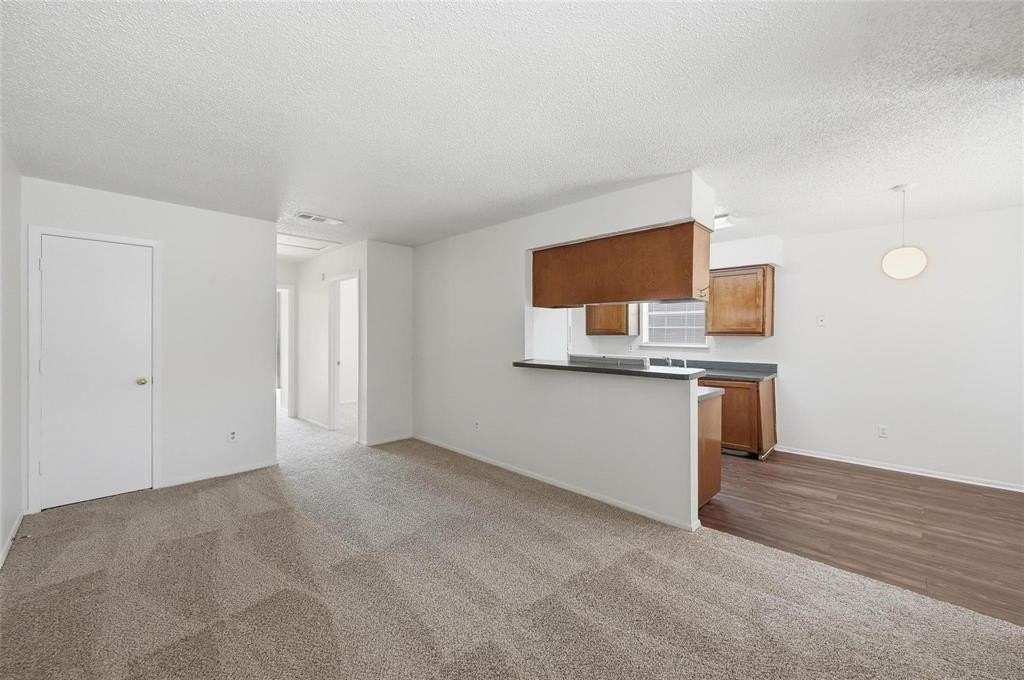 504 Kings Way Dr #C - Photo 2 of 25