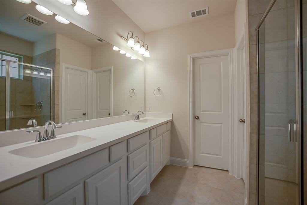 116 Knight Of Realm Blvd - Photo 6 of 9