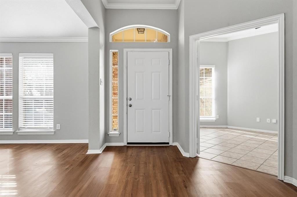 2211 Knob Hill Dr - Photo 3 of 40