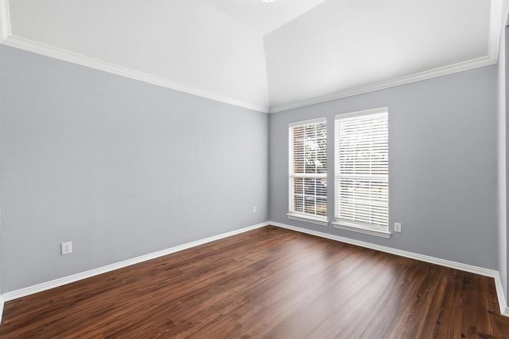 2211 Knob Hill Dr - Photo 7 of 40