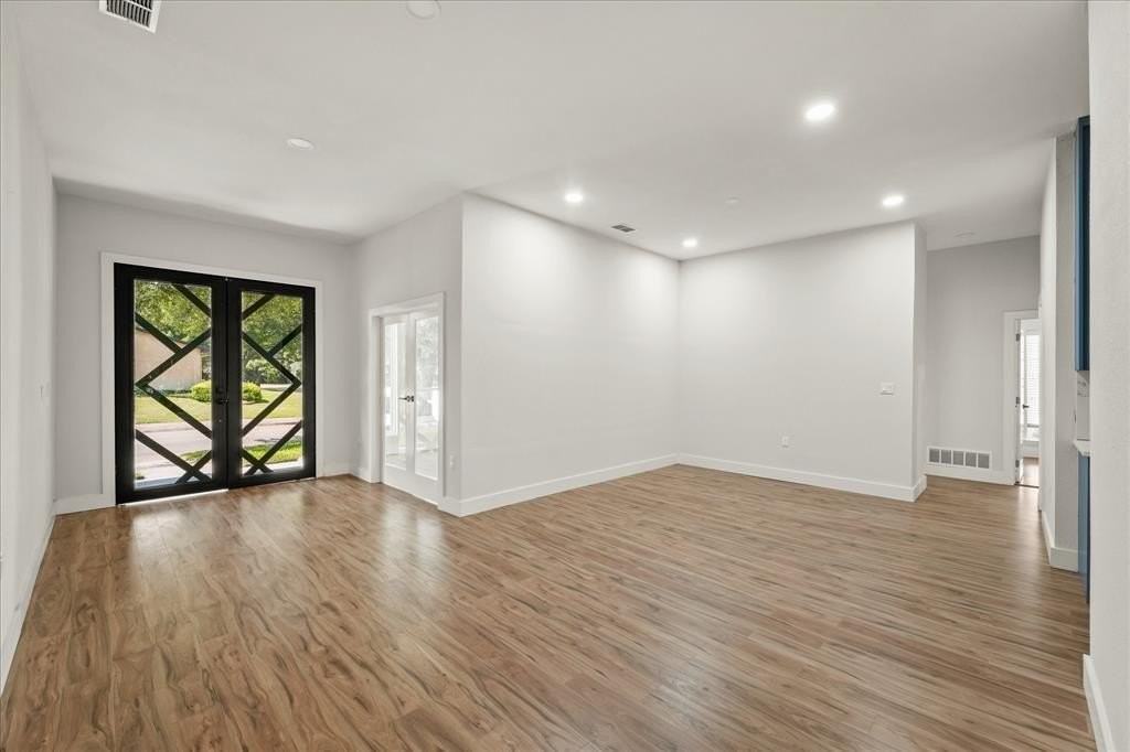 7103 Blythdale Dr - Photo 7 of 35