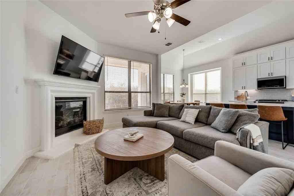 901 Gold Finch Ln - Photo 6 of 31