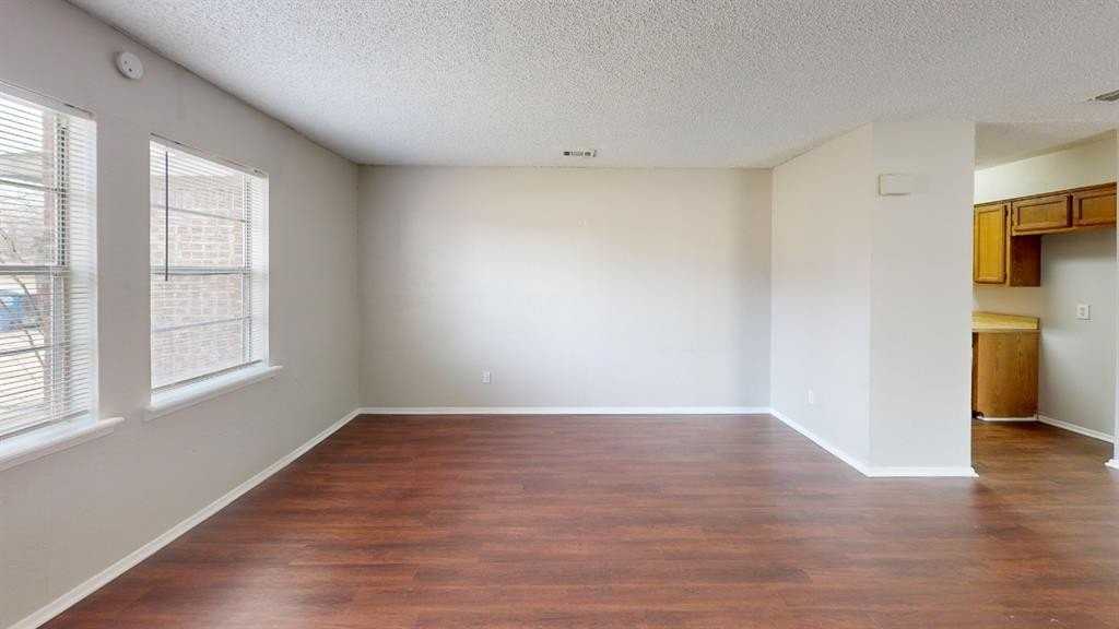 722 Prairie Creek Dr - Photo 3 of 8