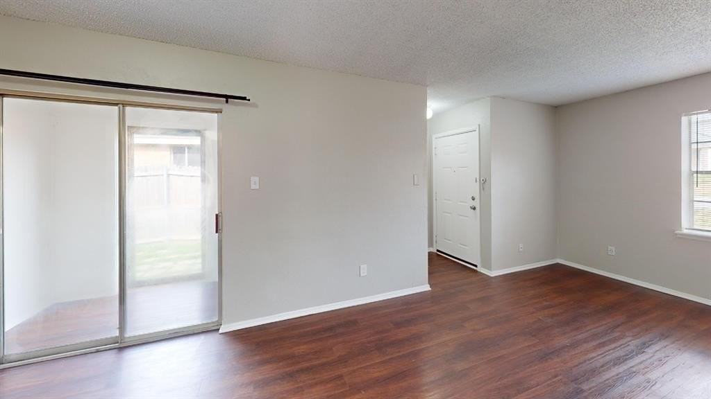 722 Prairie Creek Dr - Photo 4 of 8