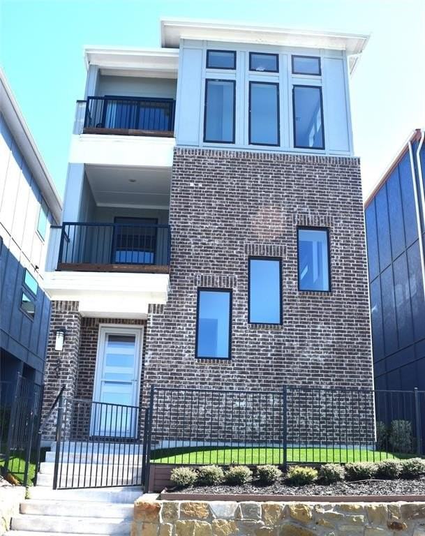 804 War Admiral Dr - Photo 3 of 36