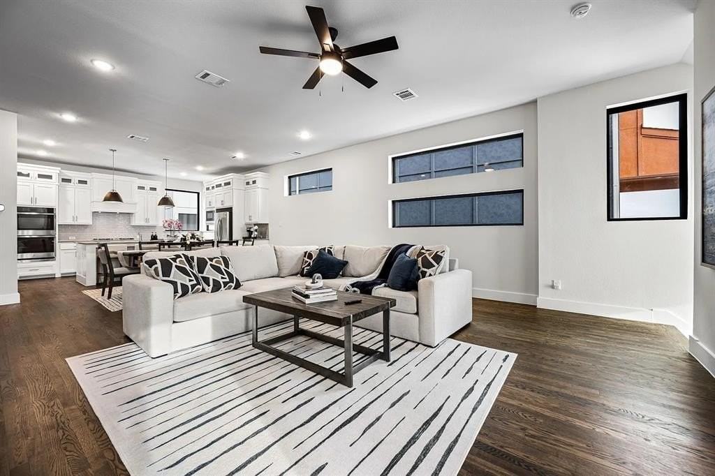 804 War Admiral Dr - Photo 7 of 36