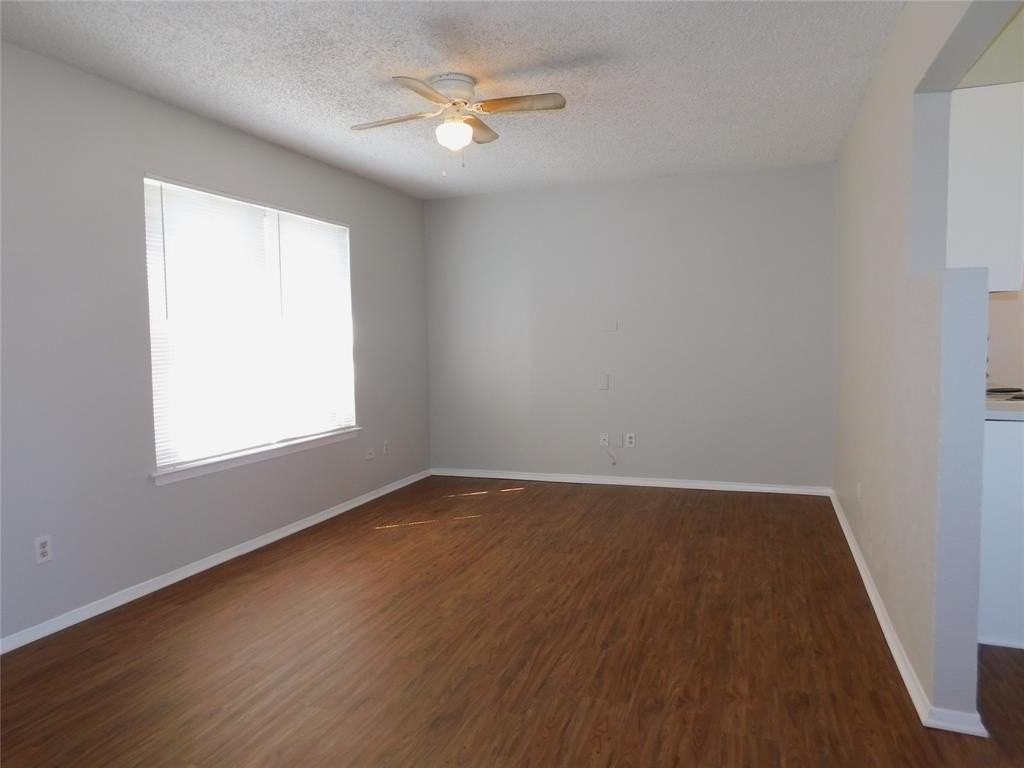 1705 White Oak Ct - Photo 5 of 18