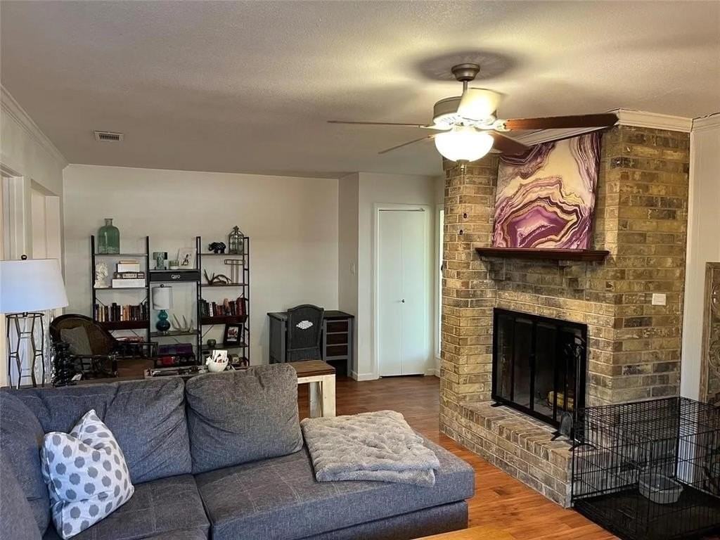 2214 Vanderbilt Ct - Photo 5 of 13