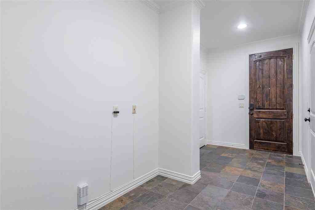 1914 Euclid Ave #C - Photo 4 of 10