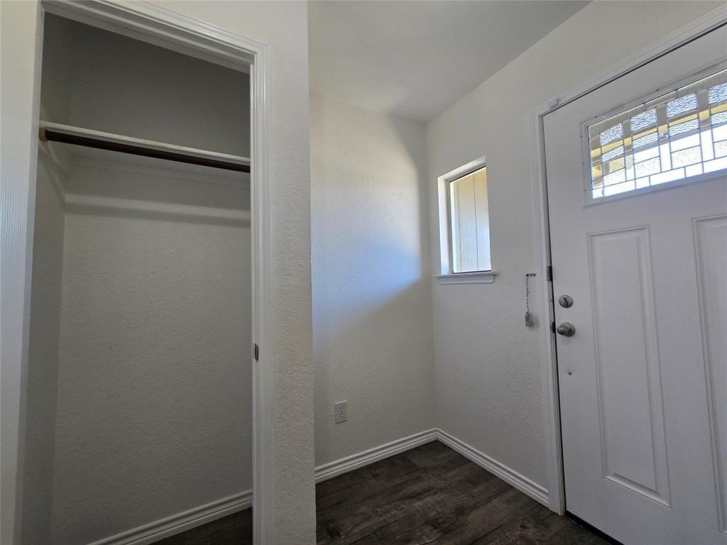 6403 Jennie Ln - Photo 4 of 30