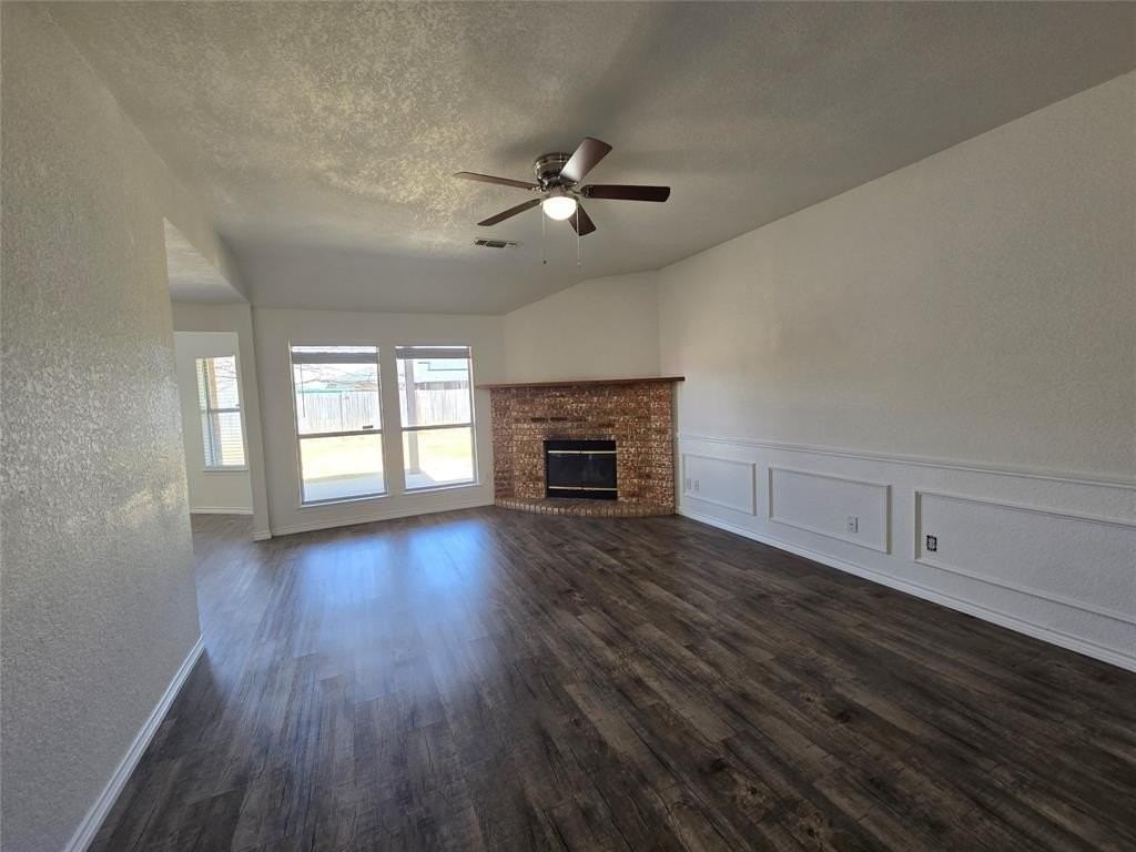 6403 Jennie Ln - Photo 5 of 30