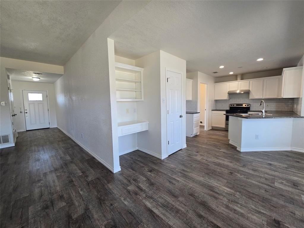 6403 Jennie Ln - Photo 7 of 30