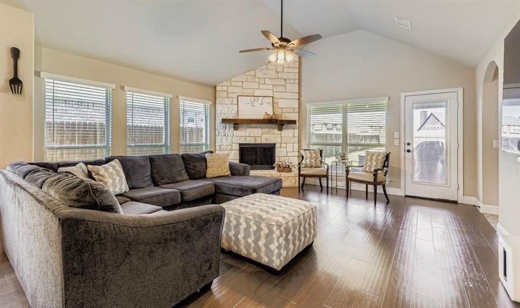 4720 Water Lily Ln - Photo 4 of 23