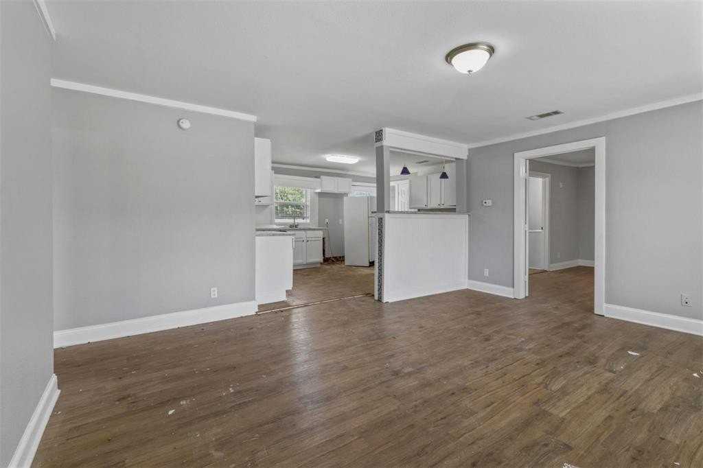 308 W Lamm St - Photo 3 of 14