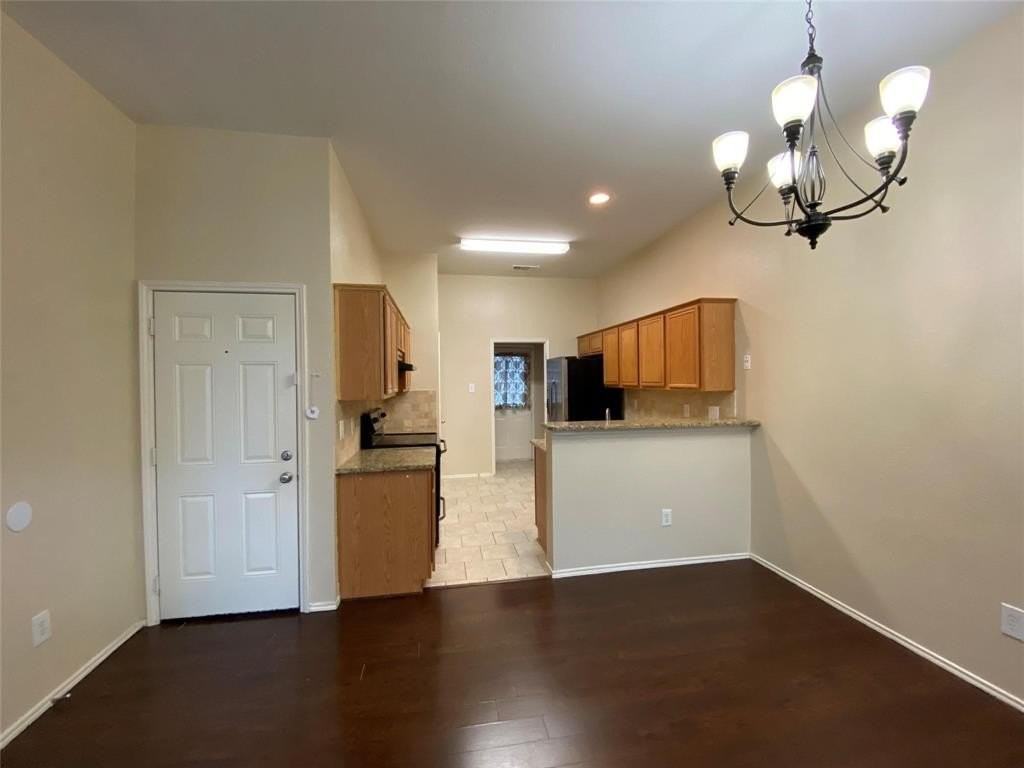 550 Monarch Dr - Photo 5 of 11