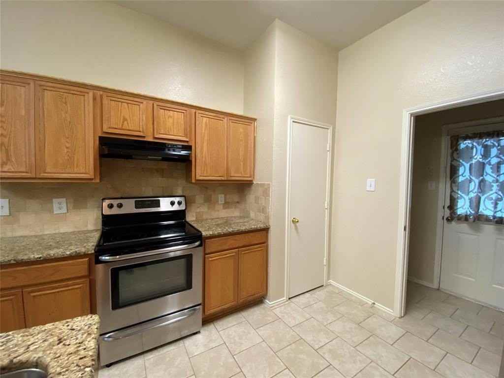 550 Monarch Dr - Photo 7 of 11