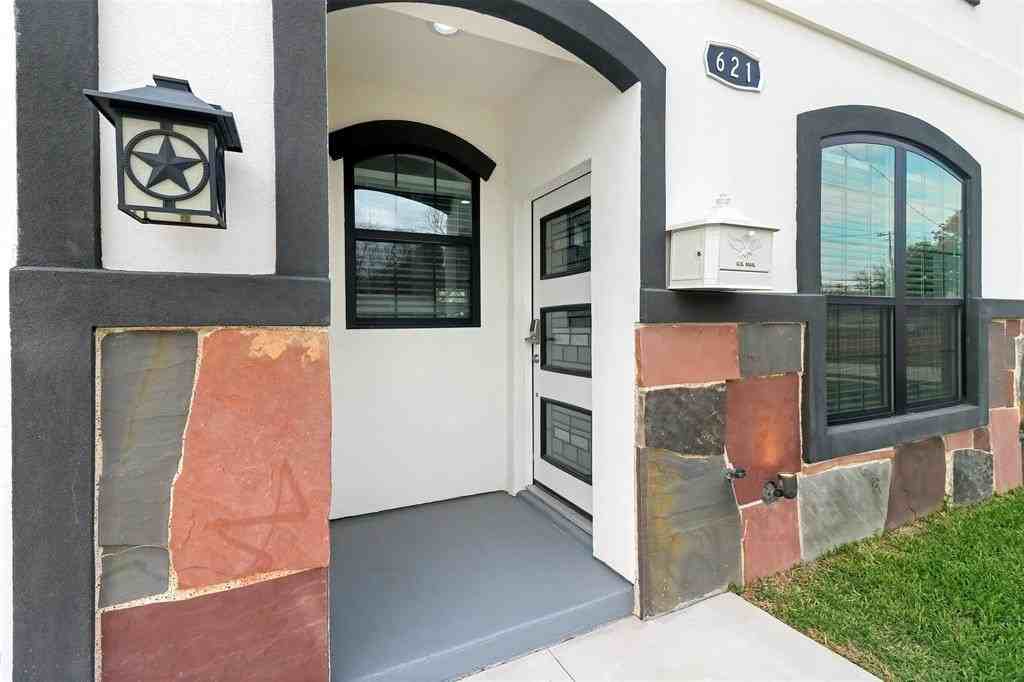 621 N Nursery Rd - Photo 3 of 40