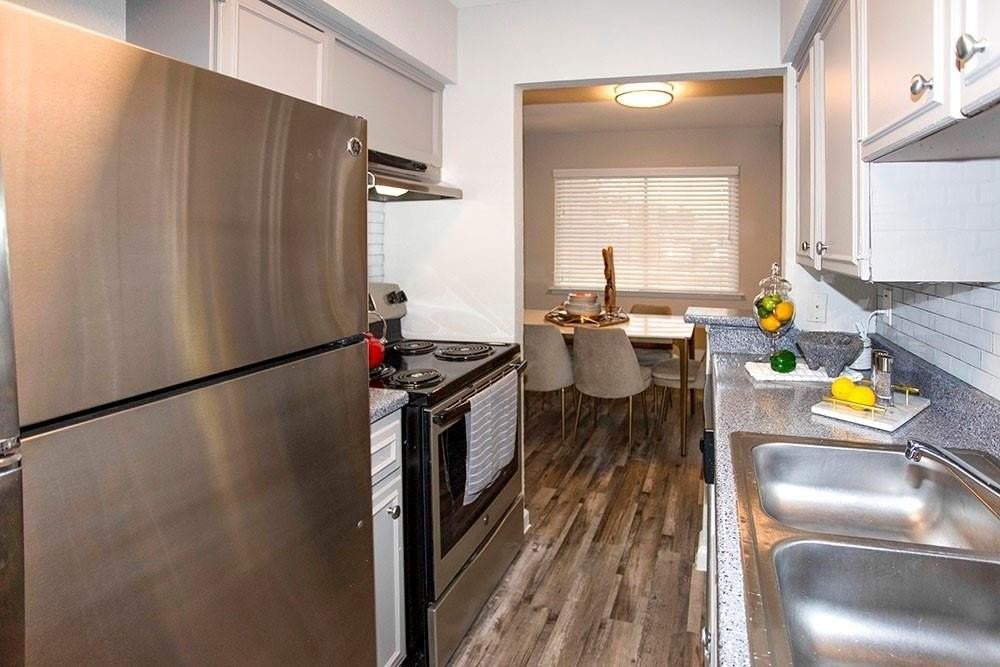 14208 Heritage Cir - Photo 7 of 9