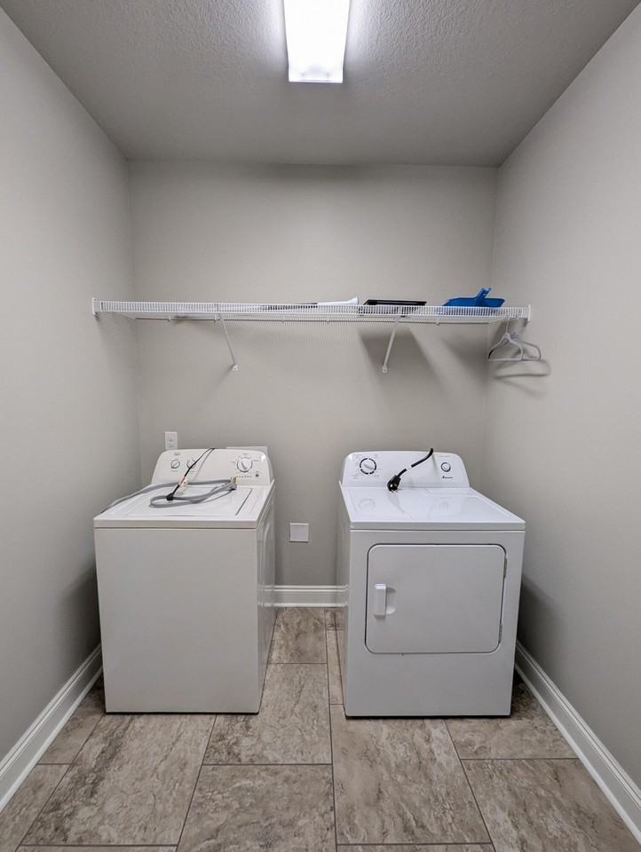 8934 E River Dr - Photo 3 of 34