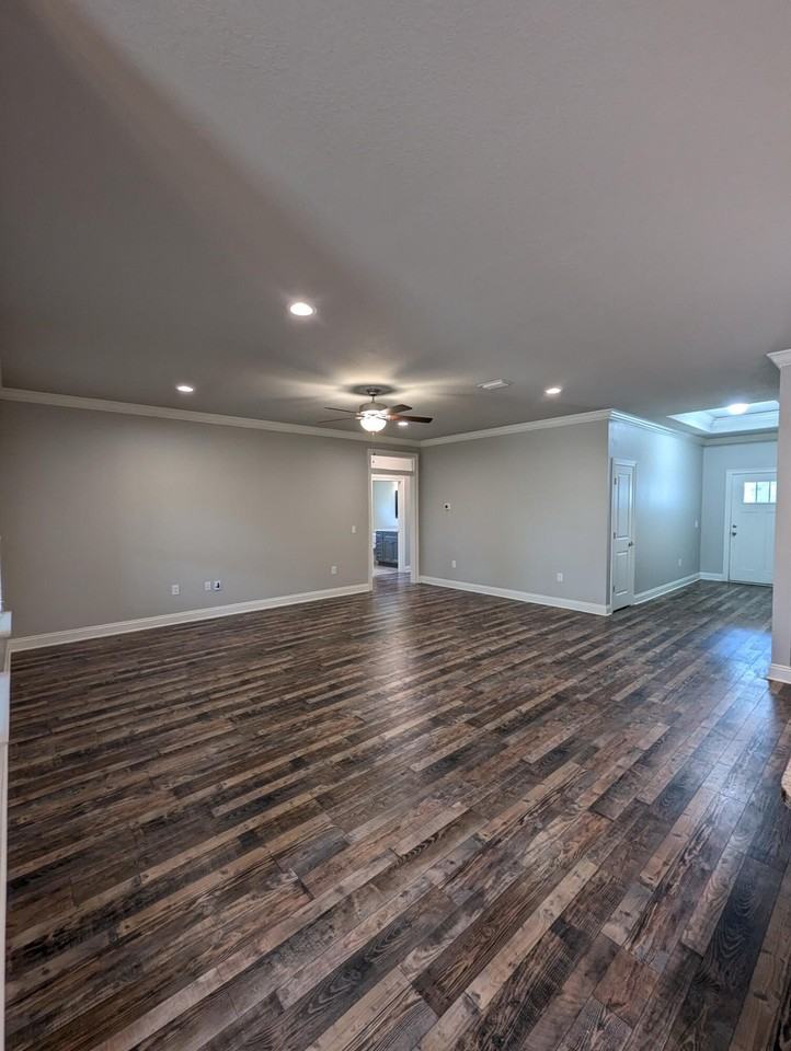 8934 E River Dr - Photo 5 of 34