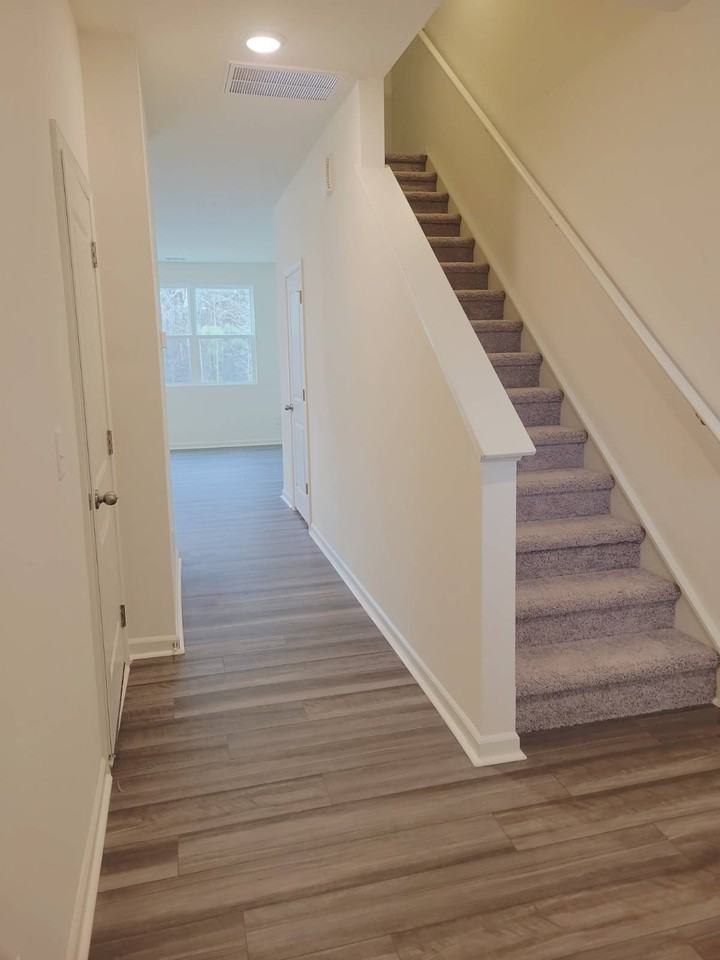 1122 Tofino Dr - Photo 2 of 14