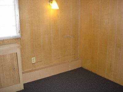 3001 Dennis Ct Ne - Photo 2 of 6