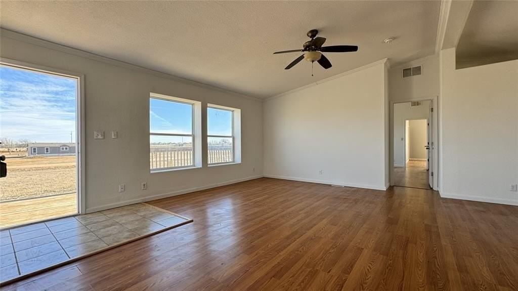 9448 Sundance - Photo 4 of 21