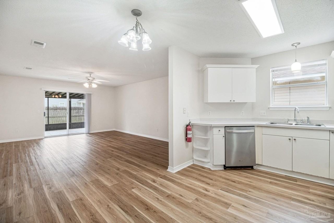 2037 Marquesas Ln - Photo 5 of 36