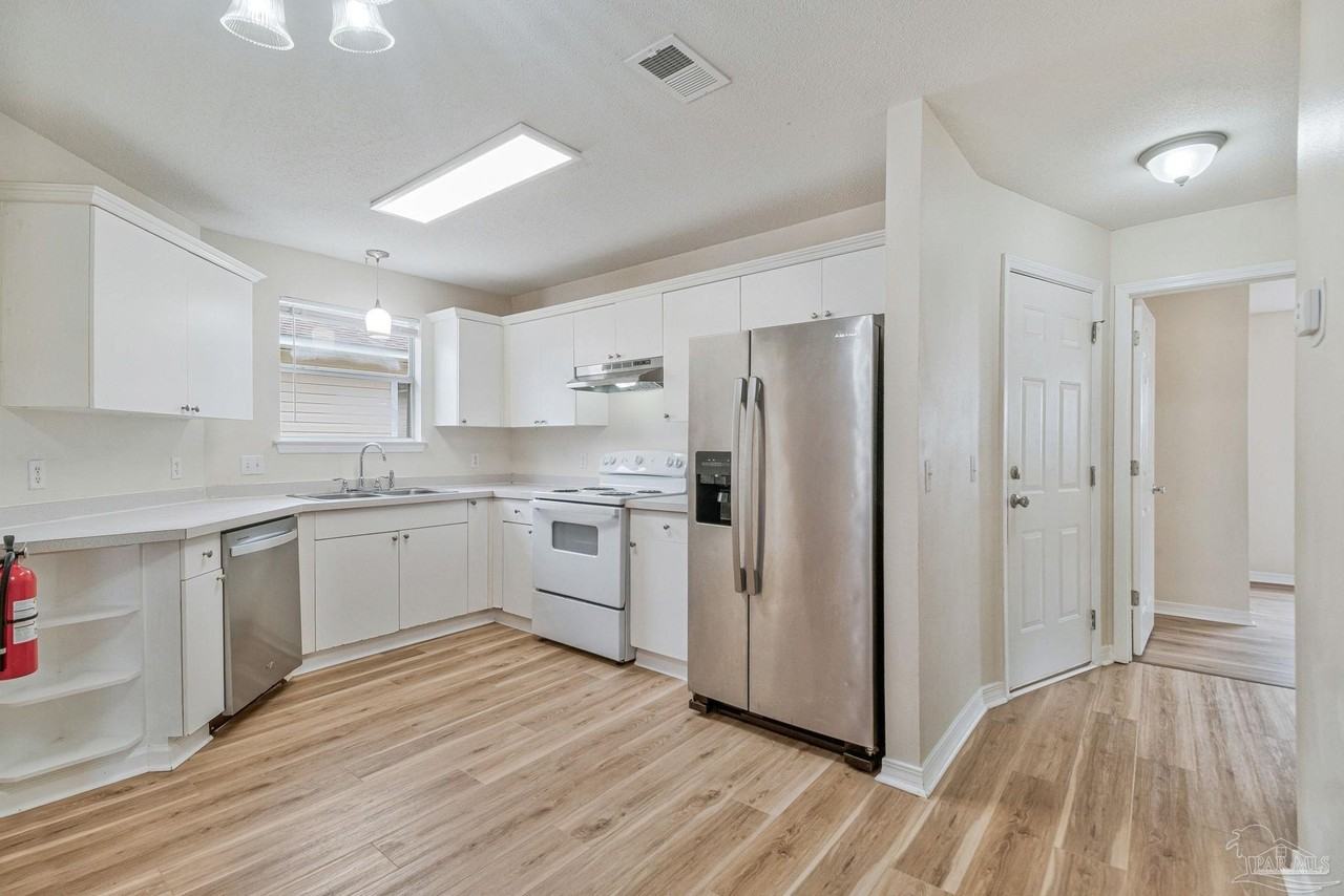 2037 Marquesas Ln - Photo 7 of 36