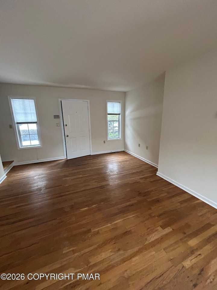 201 Walnut Grove Rd - Photo 4 of 15