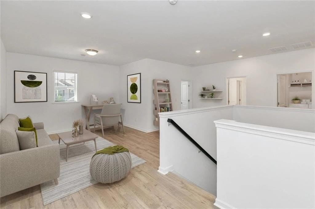 2066 Derrick Dr - Photo 5 of 8