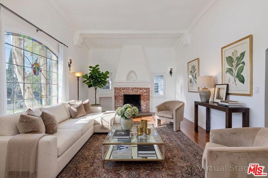 144 S La Peer Dr - Photo 2 of 8