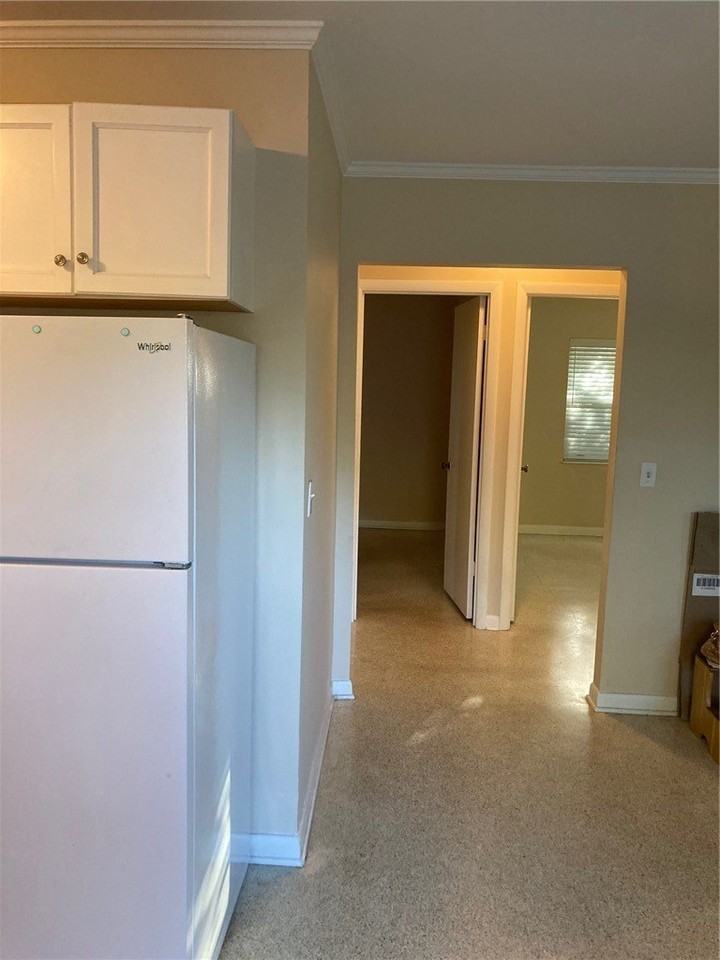 5008 Tradewinds Dr - Photo 4 of 14