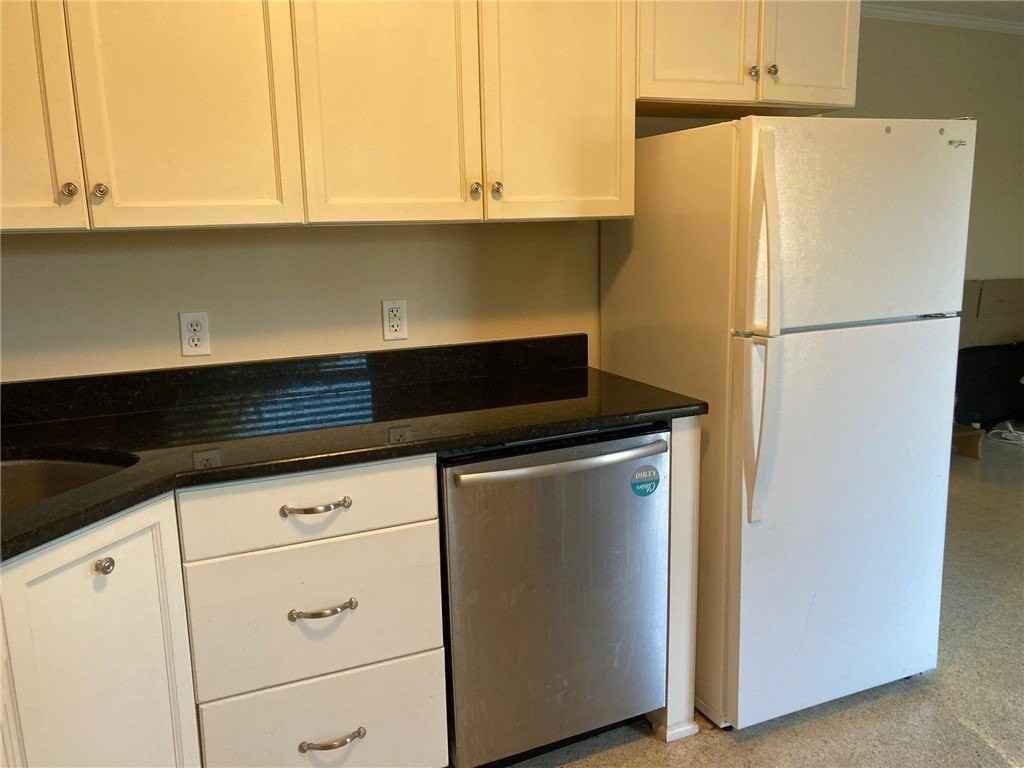 5008 Tradewinds Dr - Photo 5 of 14