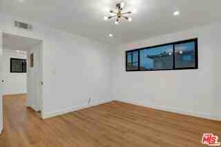 950 Havenhurst Dr #6 - Photo 6 of 8