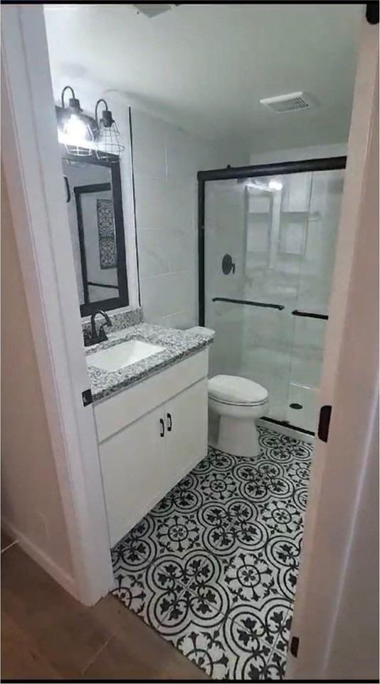 1965 Sw Silver Pine Way Apt E1 - Photo 2 of 12