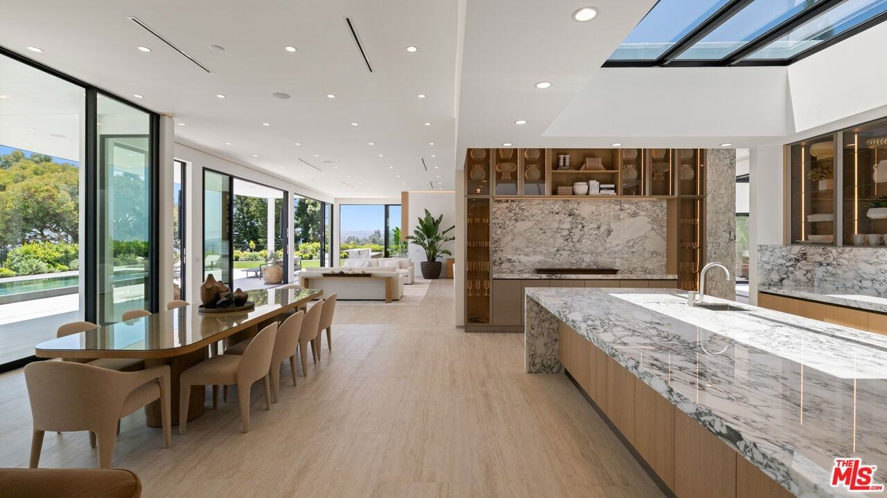 365 Trousdale Pl - Photo 2 of 8