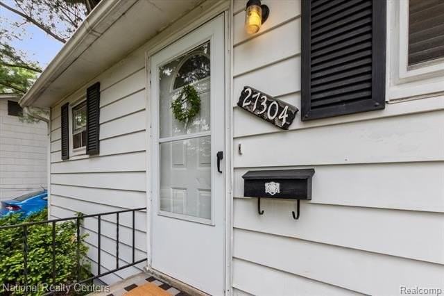 27304 Groveland St - Photo 3 of 28