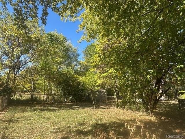 7777 Auburn St - Photo 3 of 25